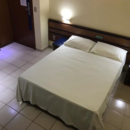 Oft Plaza Oeste Hotel جويانيا المظهر الخارجي الصورة
