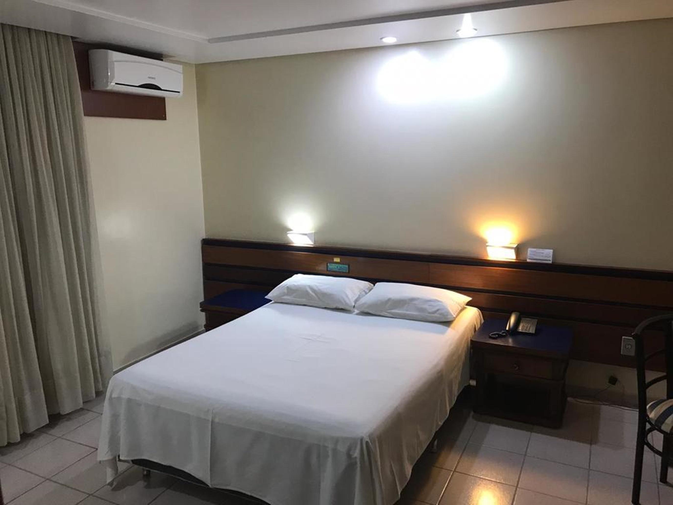 Oft Plaza Oeste Hotel جويانيا المظهر الخارجي الصورة