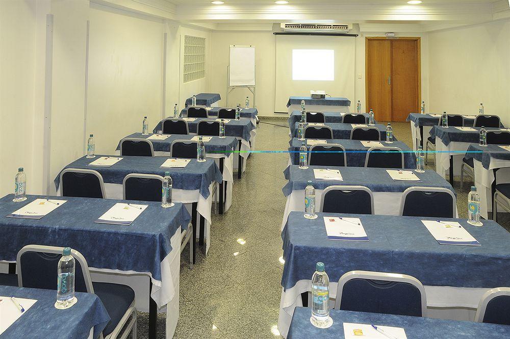 Oft Plaza Oeste Hotel جويانيا المظهر الخارجي الصورة