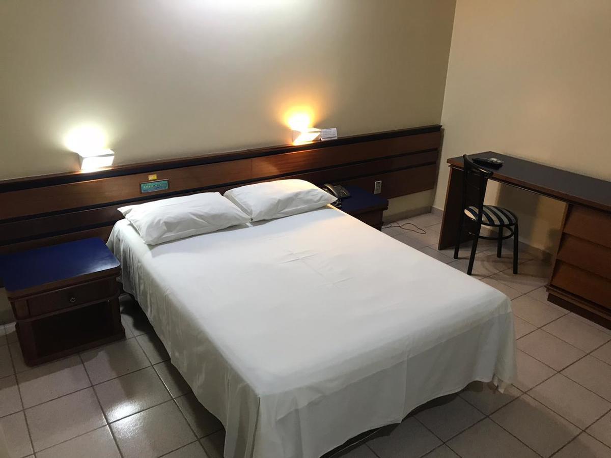 Oft Plaza Oeste Hotel جويانيا المظهر الخارجي الصورة